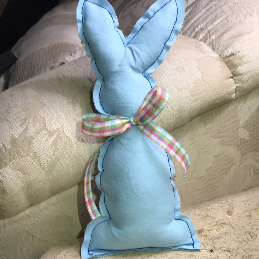 🎉🎉🎉 CLOSET CKEAR OUT 🎉🎉🎉Farmhouse Bunnies (Set of 3) - Picture 4 of 5